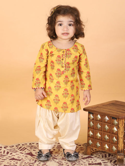 Vastramay SISHU Girl's Orange-Base-Printed Cotton Blend Kurta Patiyala Set